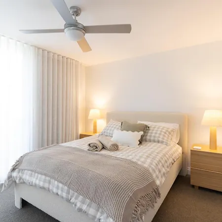 Bulimba Bliss Elegant, Airy & Scenic Getaway Apartment *