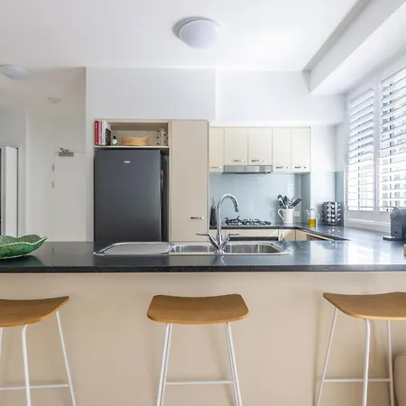 Bulimba Bliss Elegant, Airy & Scenic Getaway Apartment *