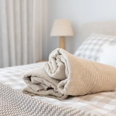 Bulimba Bliss Elegant, Airy & Scenic Getaway Apartment Brisbane
