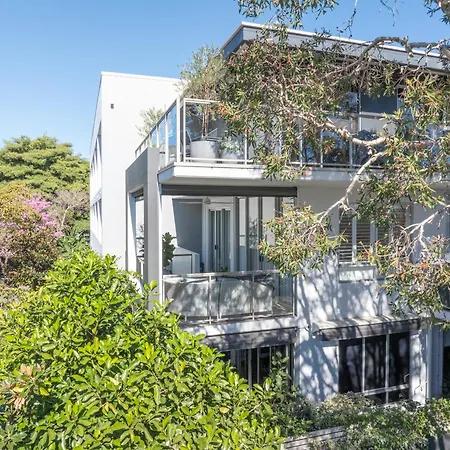 Bulimba Bliss Elegant, Airy & Scenic Getaway Apartment