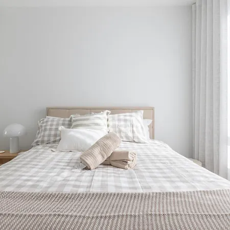 Bulimba Bliss Elegant, Airy & Scenic Getaway Apartment *