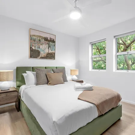 Spacious 2br Near Hospital, Qut And Cbd With Parking! Apartment Brisbane