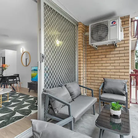 Spacious 2br Near Hospital, Qut And Cbd With Parking! *