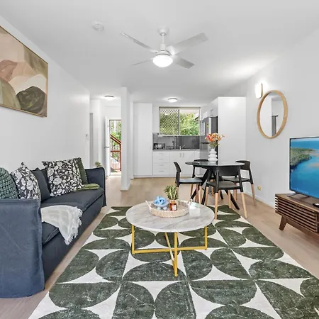 Spacious 2br Near Hospital, Qut And Cbd With Parking! * Brisbane