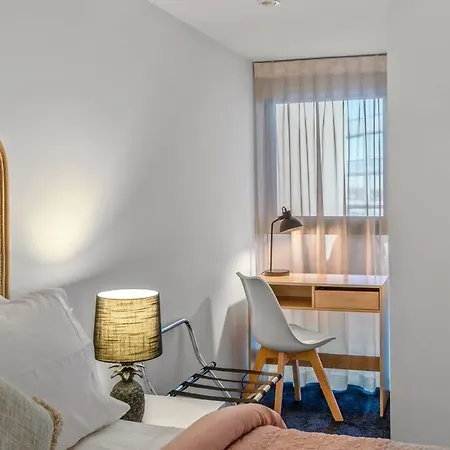 Of The Town! 2bed/2bath/1car/pool/views ~ Cbd