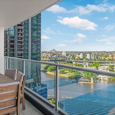 Of The Town! 2bed/2bath/1car/pool/views ~ Cbd