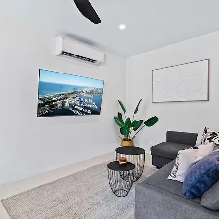 Park Avenue 1br Hideaway King Bd Private Courtyard Apartment