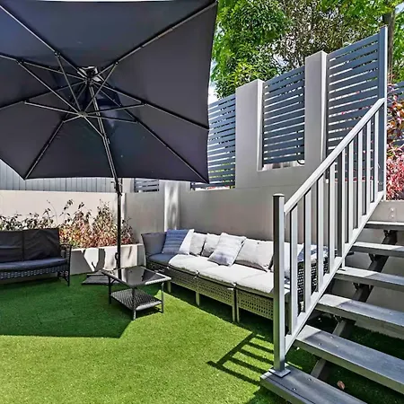 Apartment Park Avenue 1br Hideaway King Bd Private Courtyard