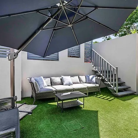 Apartment Park Avenue 1br Hideaway King Bd Private Courtyard