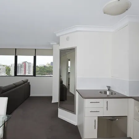 Aparthotel Park Regis North Quay