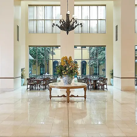 Hotel Stamford Plaza