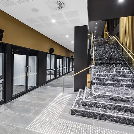 Hotel Grand Chancellor 5*