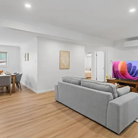 Spacious Dual Retreat Balcony Near Rbwh And Cbd Brisbane