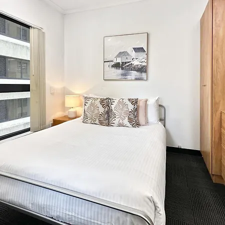 Near Dining Shops And River Walks * Brisbane