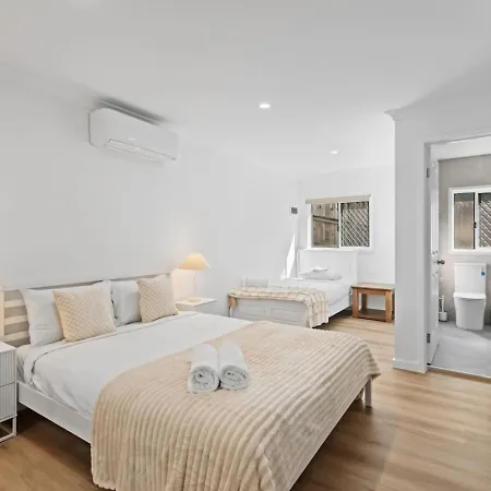 Spacious Dual Retreat Balcony Near Rbwh And Cbd *