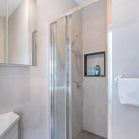 Guest house Poolside Family Near Shopping Towns 4*