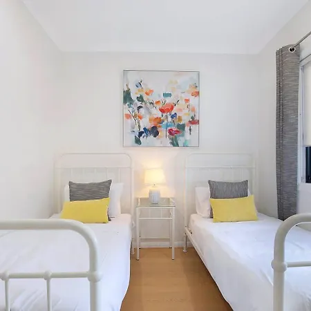 Poolside Family Near Shopping Towns Guest house 4*