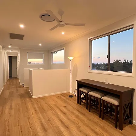 Designer Southside Retreat 4 Bedroom House * Brisbane