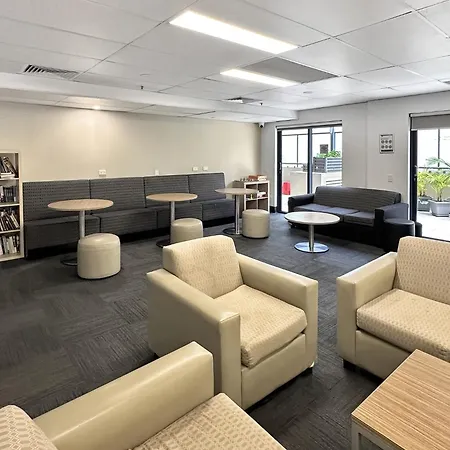 Near Dining Shops And River Walks * Brisbane