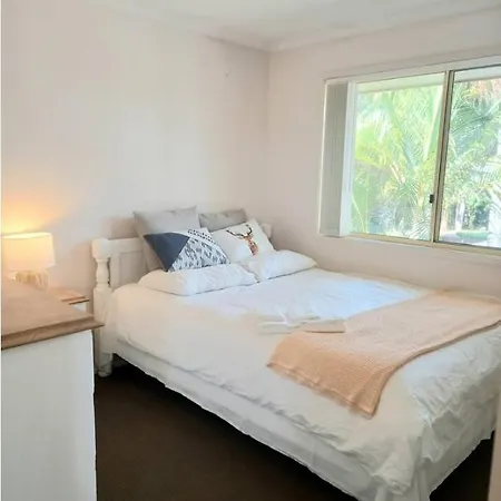Air Conditioned Floral Youth Backpacker And House *