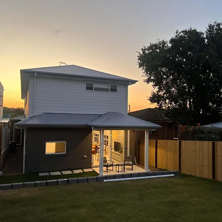 Designer Southside Retreat 4 Bedroom House *