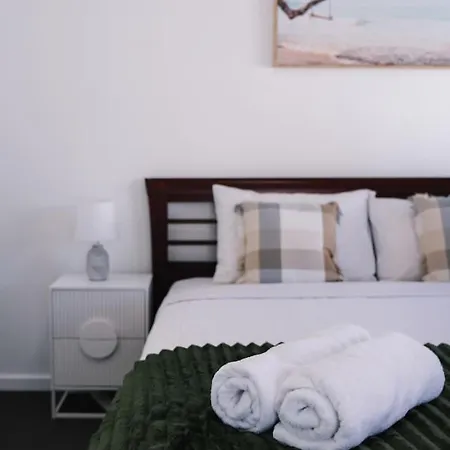 Spacious Dual Retreat Balcony Near Rbwh And Cbd Holiday home Brisbane