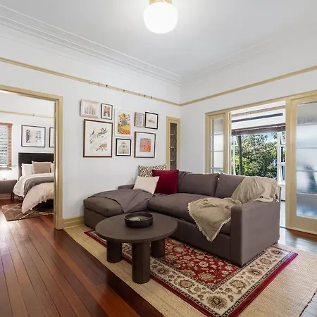 Art Deco Elegance In New Farm! Apartment Brisbane