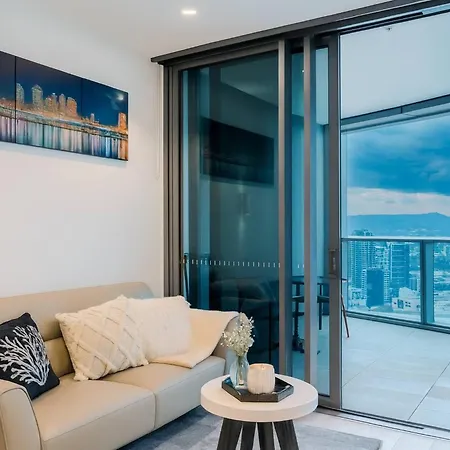 Apartment 2bedroom Gleaming Riverfront - View Free Carpark *
