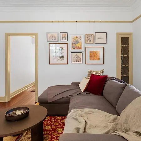 Art Deco Elegance In New Farm! *