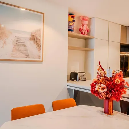 2bedroom Gleaming Riverfront - View Free Carpark Apartment