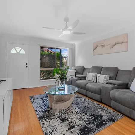 Hilltop Residences Chermside Apartment