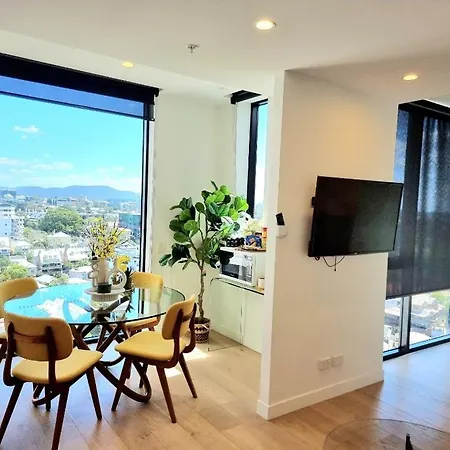 Modern Cbd With Skyline Views , Pool Gym & Free Parking * Brisbane