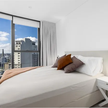 Gorgeous Views 2br2b Free Parking Pool Gym * Brisbane