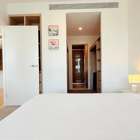 View Retreat 2br 2ba Sofa Bed Free Parking Apartment