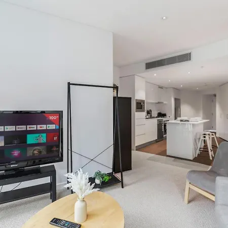 Apartment Retreat Stylish Design With Pool And Views *