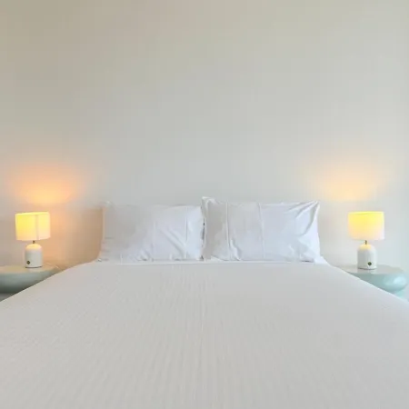 View Retreat 2br 2ba Sofa Bed Free Parking *