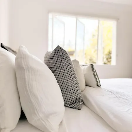 Mi Casa Su Casa - 2br Sleeps 6 - Free Parking - Cbd Brisbane