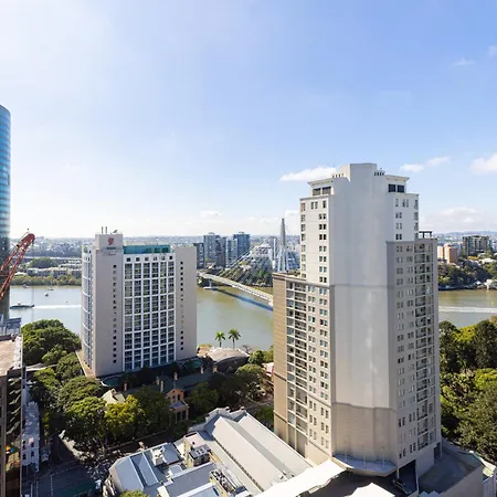 Apartment Gorgeous Views 2br2b Free Parking Pool Gym Brisbane