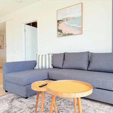 View Retreat 2br 2ba Sofa Bed Free Parking Apartment *