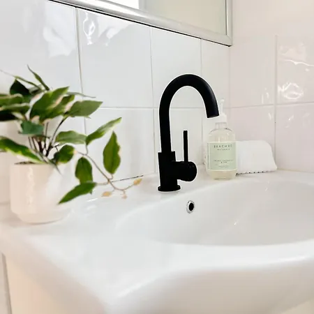 Apartment Mi Casa Su Casa - 2br Sleeps 6 - Free Parking - Cbd *