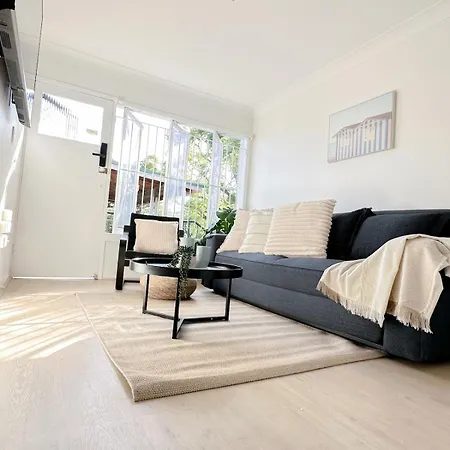 Mi Casa Su Casa - 2br Sleeps 6 - Free Parking - Cbd