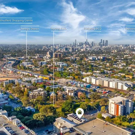 1 Min Walk To Mall Modern With Balcony And Pool Apartment Brisbane