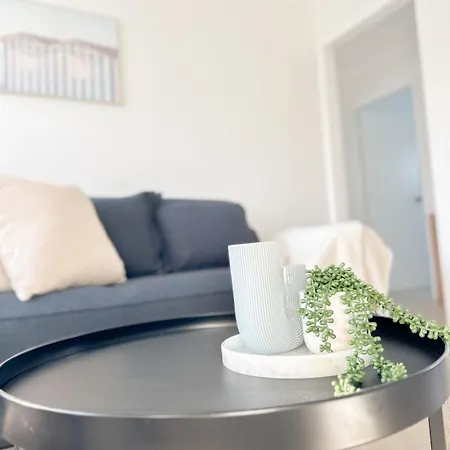 Mi Casa Su Casa - 2br Sleeps 6 - Free Parking - Cbd Apartment *