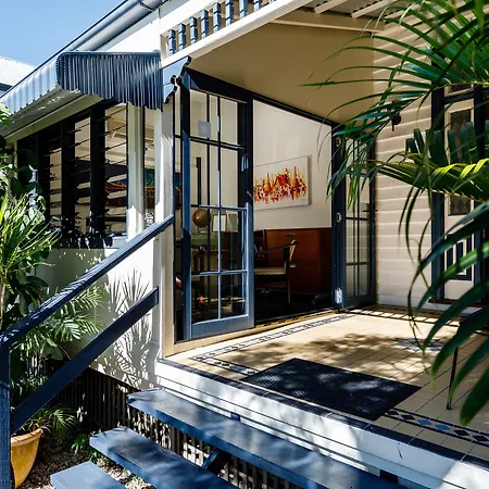 Bowen Terrace Motel 3*