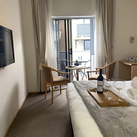 Airport Ascot Motel 4*
