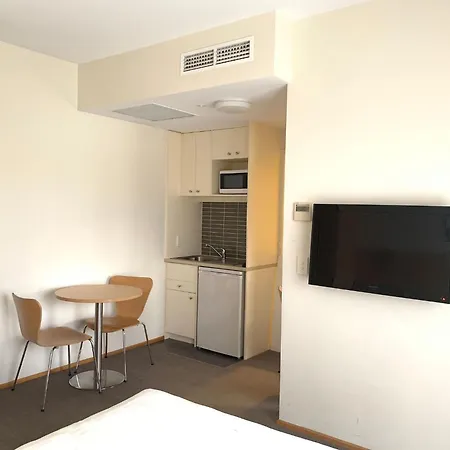 Airport Ascot Motel 4*