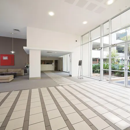 Oaks Mews Aparthotel