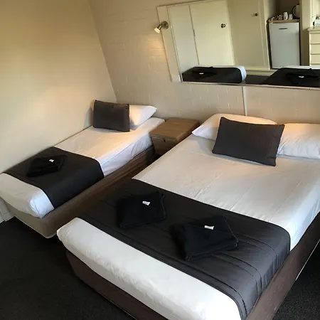 Guest house Kingsford Riverside 3*