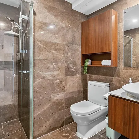 Oasis Retreat On Level 71 In Skytower Apartment Brisbane