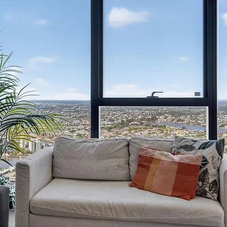 Oasis Retreat On Level 71 In Skytower Apartment *